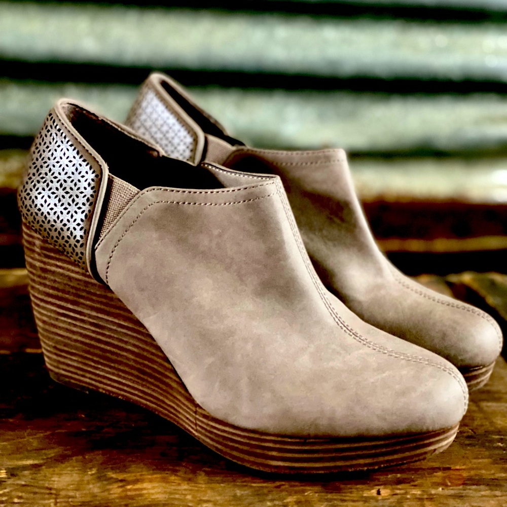 Dr. Scholl’s Wedge booties